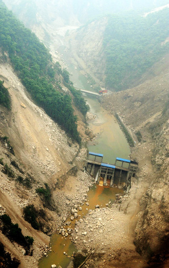 汶川地震重灾区清平乡遭泥石流重创组图